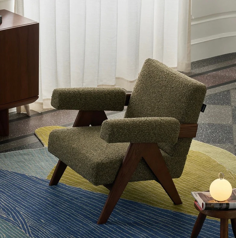 Cassandra Chair