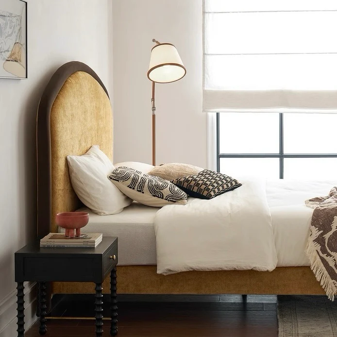 The Madonna Bedframe - Image 3